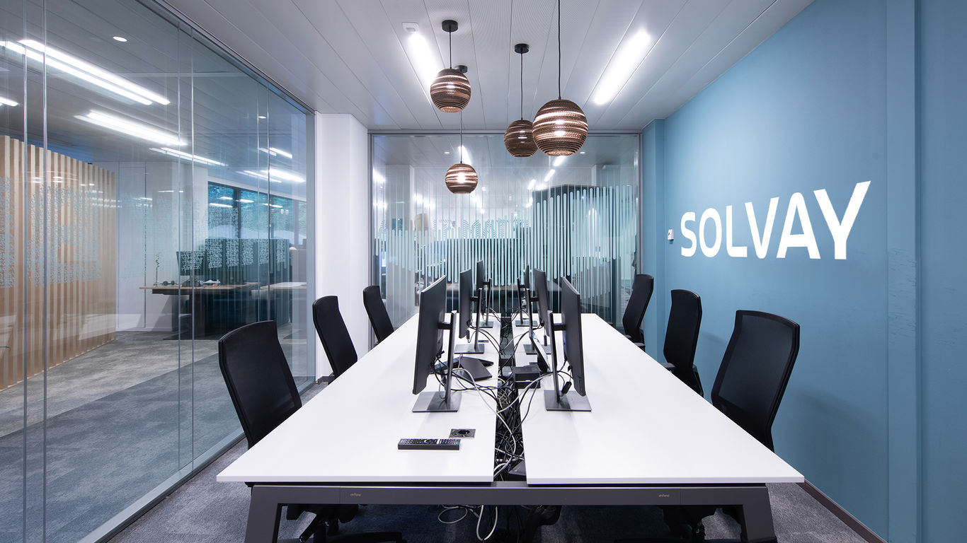 SOLVAY GMEET BACKGROUND Meeting Room 1
