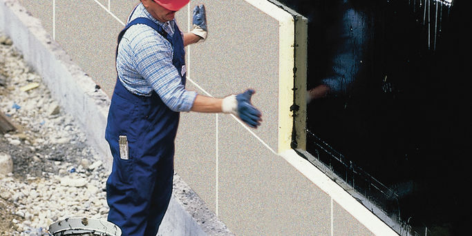 Insulation of perimeter walls with PU foamed slabs